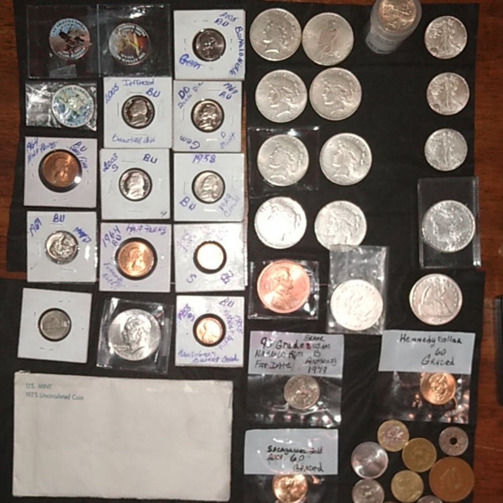Lot of 70 coins 225$....very nice coins!!